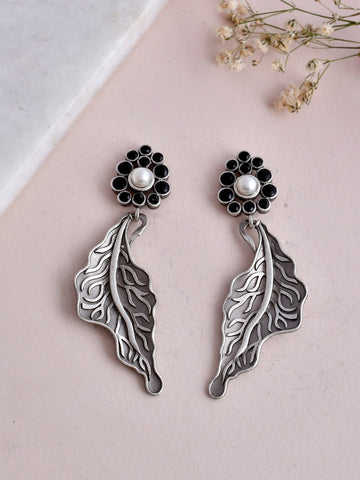 Middle Majesty Earring