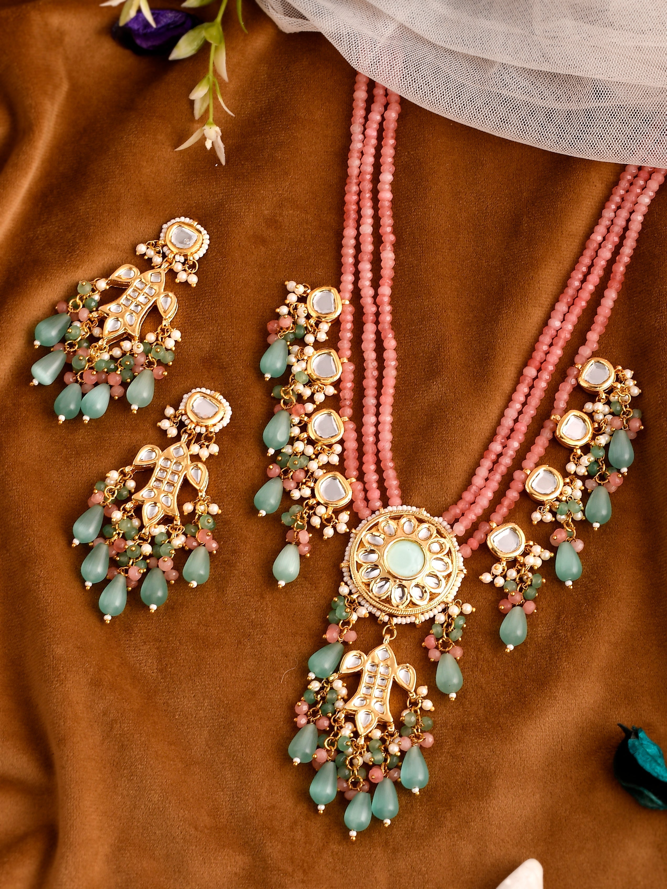 Graceful Neck Adornments Necklace Set