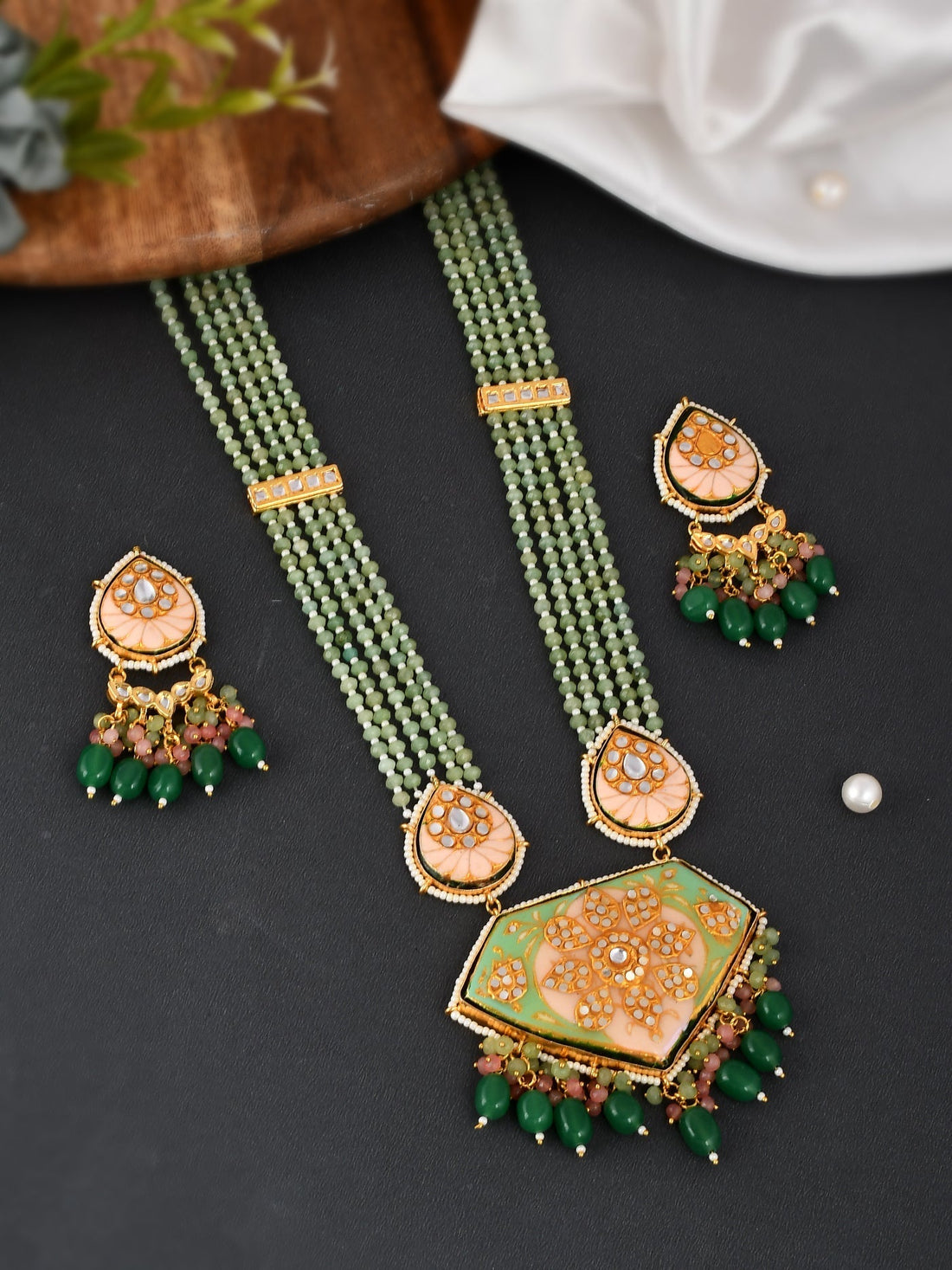 Dastoor Superfluous Smart Necklace Set