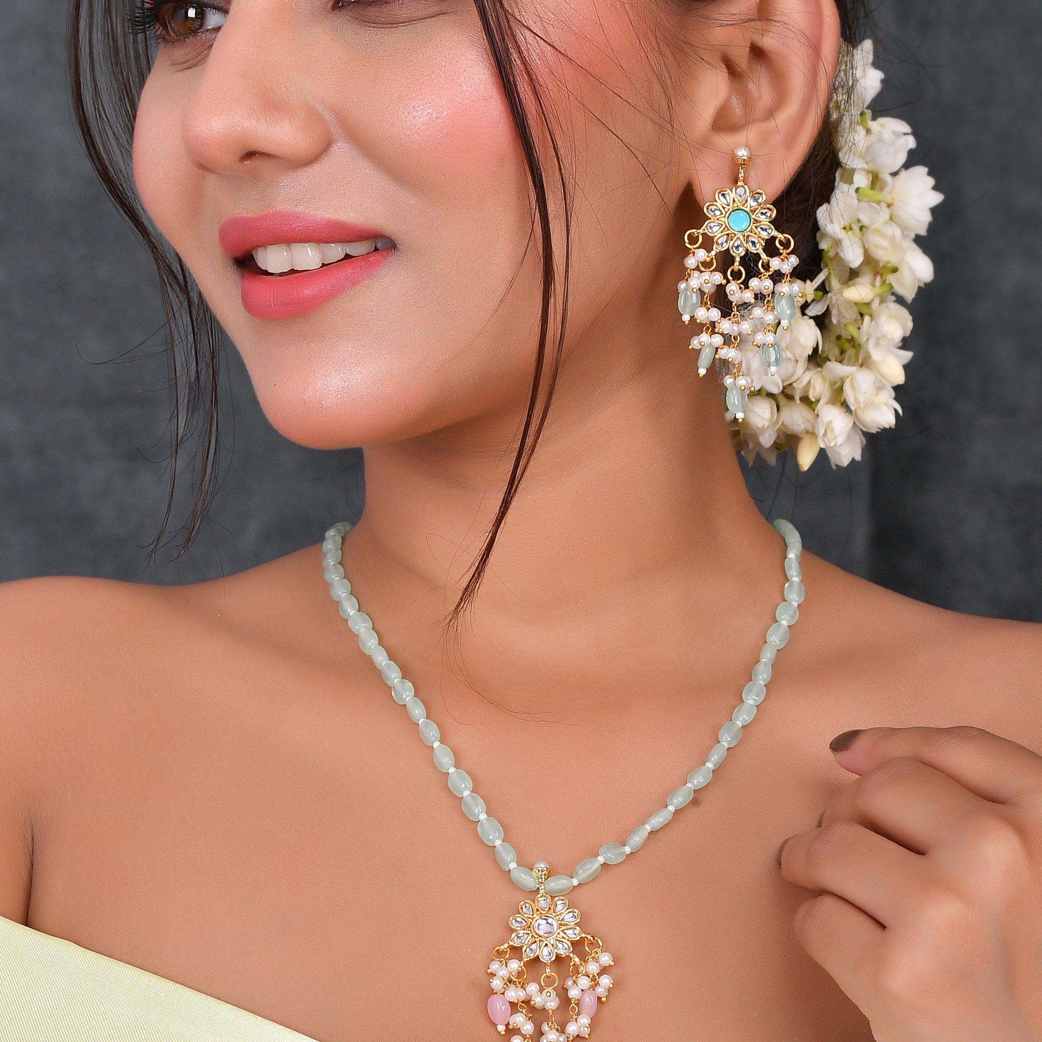 Kundan Queen's Delight Mint Necklace Set