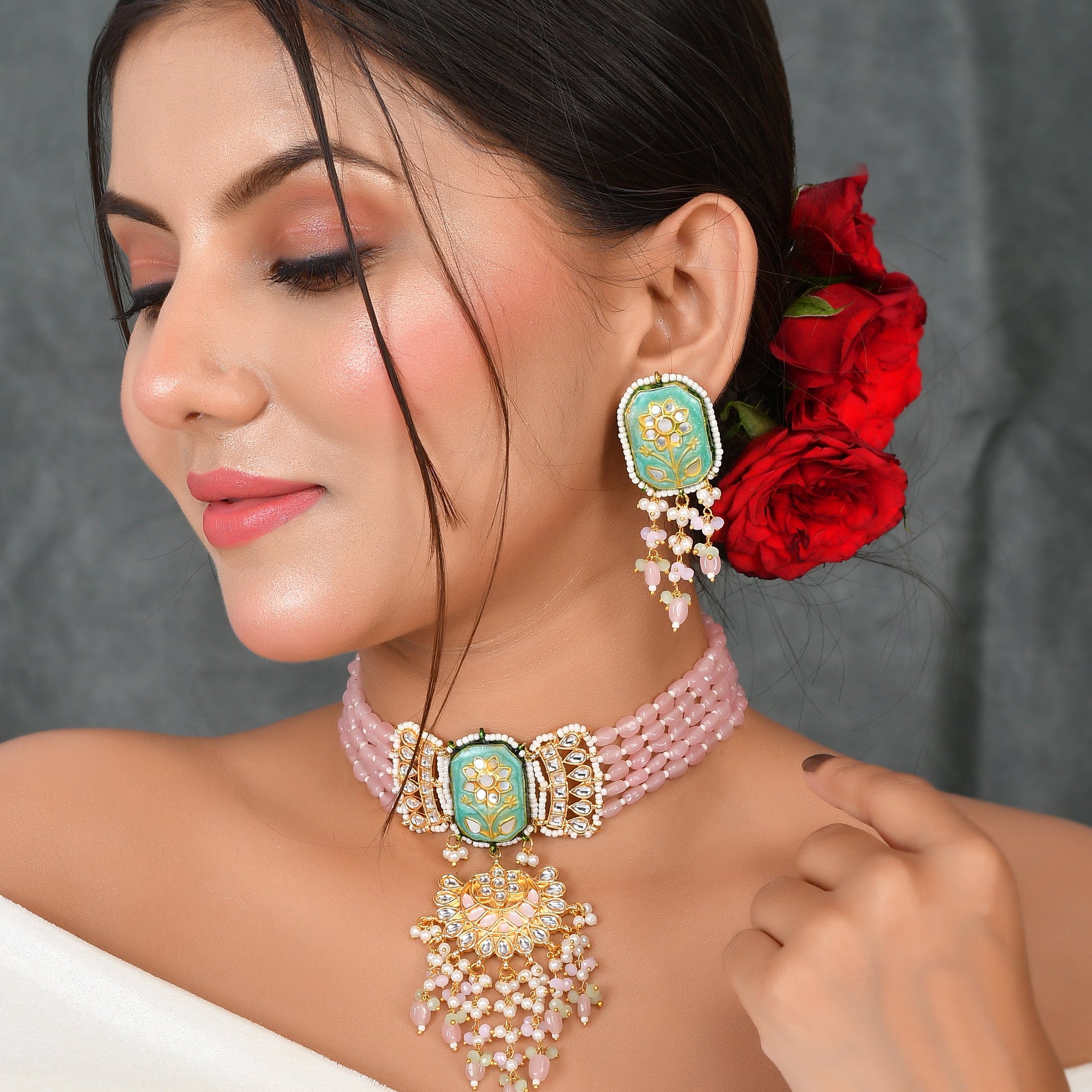 Kundan Majesty Choker Necklace Set