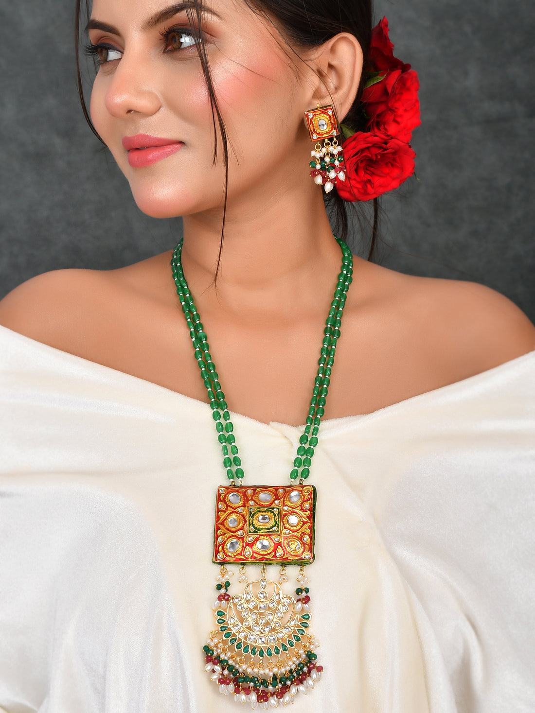 Sparkling Meenakari Splendorv Necklace Set