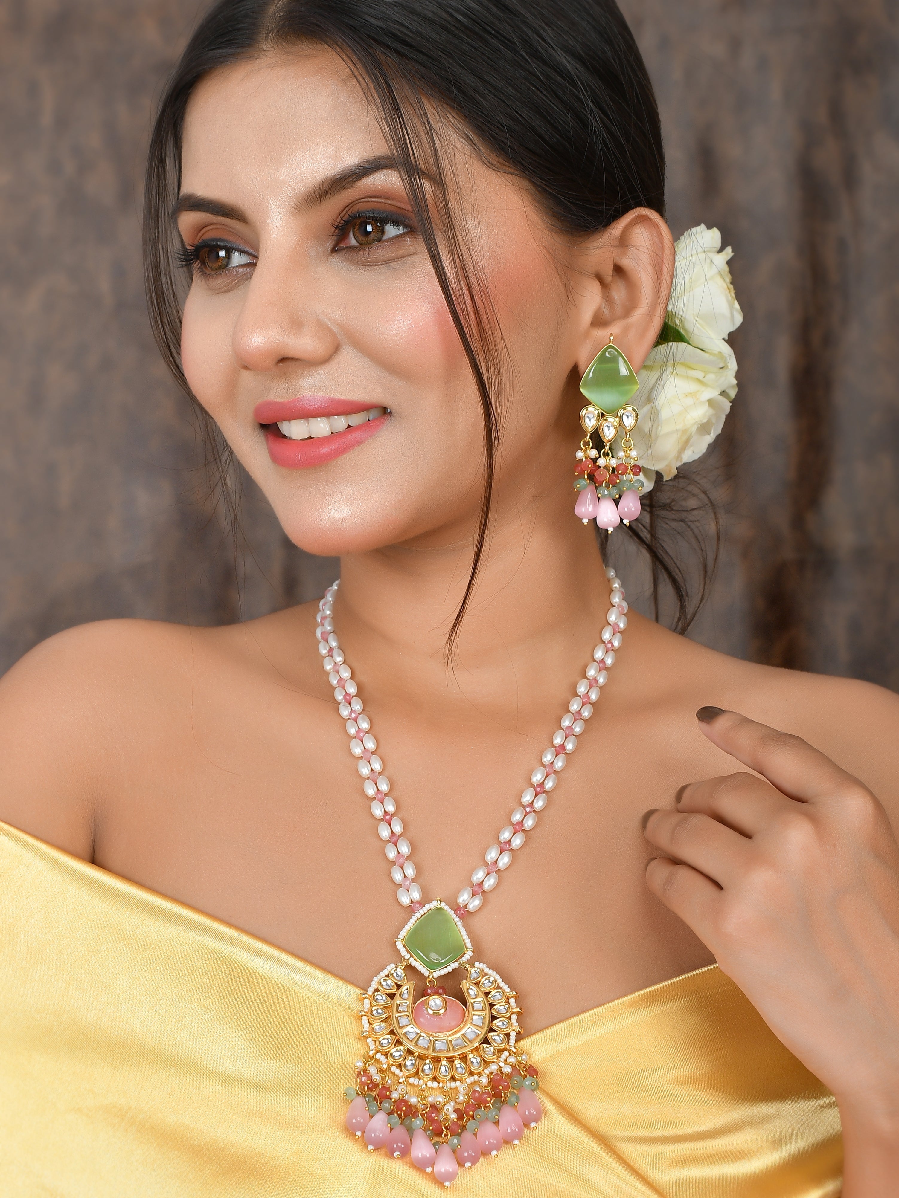 Exquisite Artistry Necklace Set