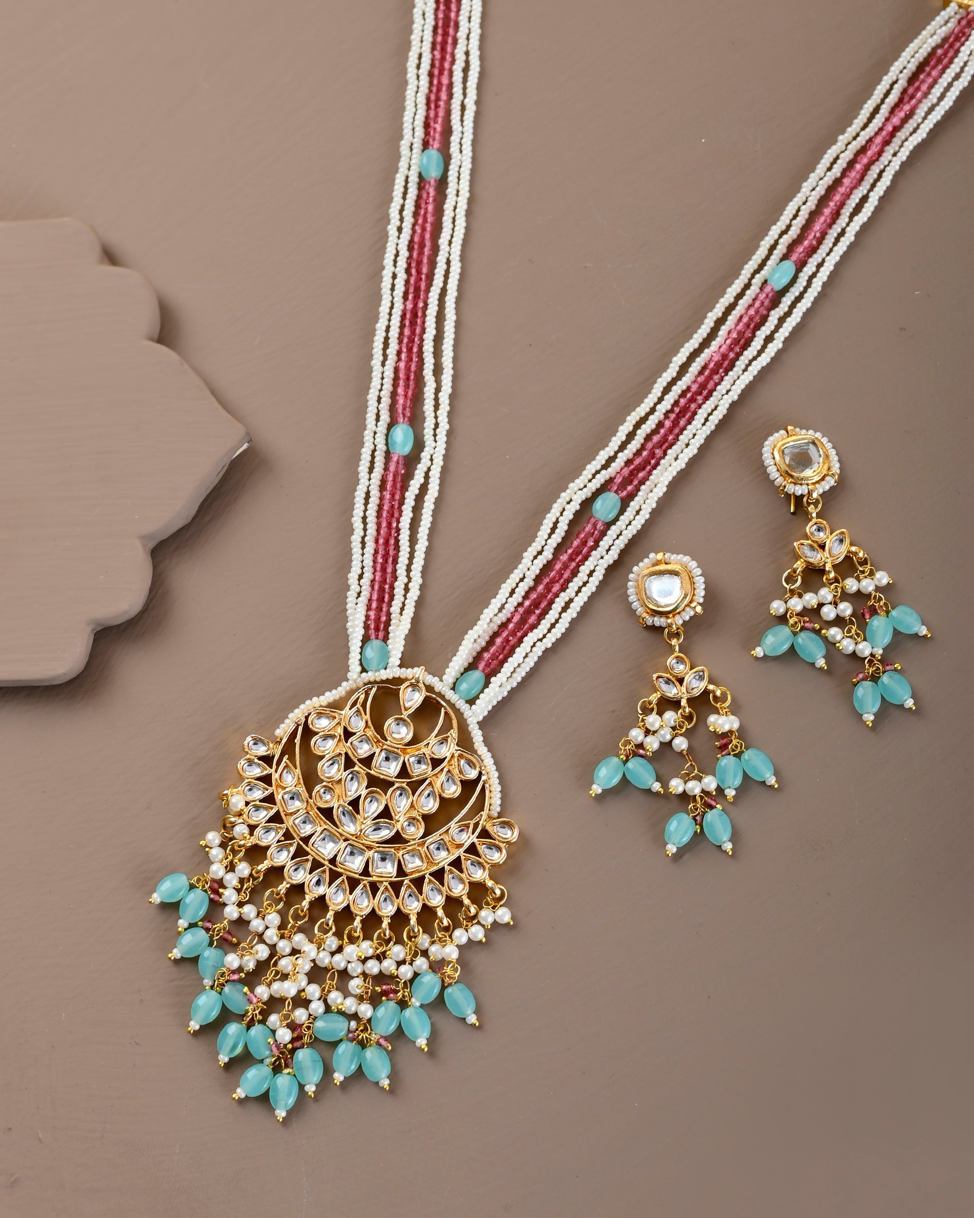 Desiner Necklce