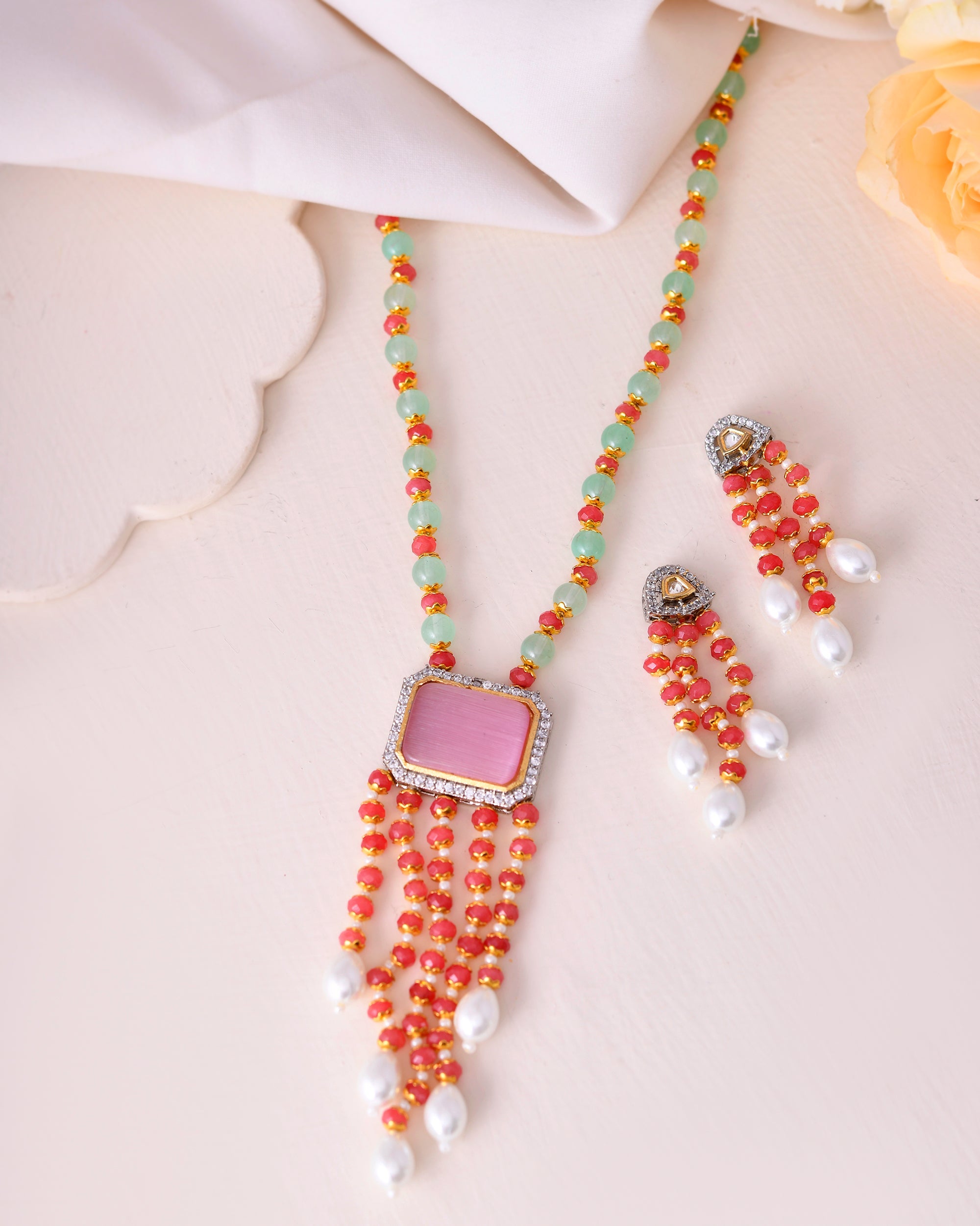 Desiner Necklce
