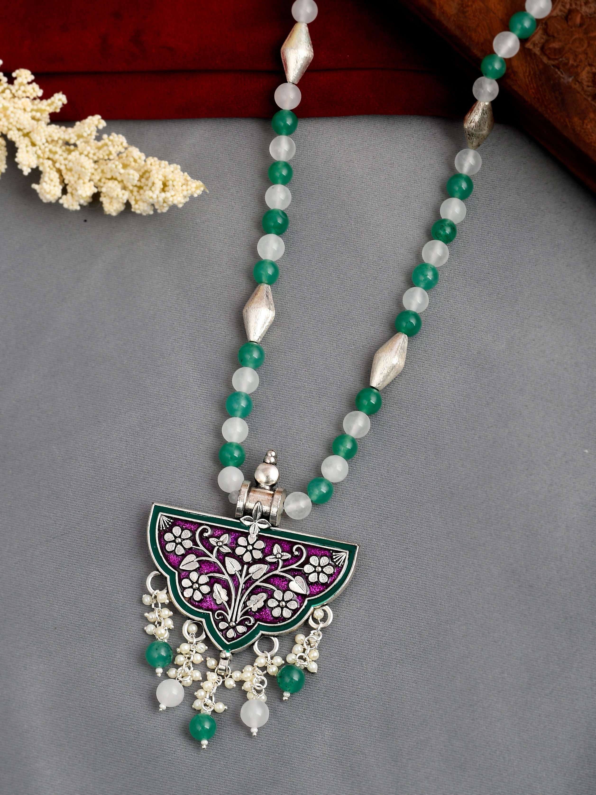 Dastoor Green  White Brass Silver-Plated Necklace