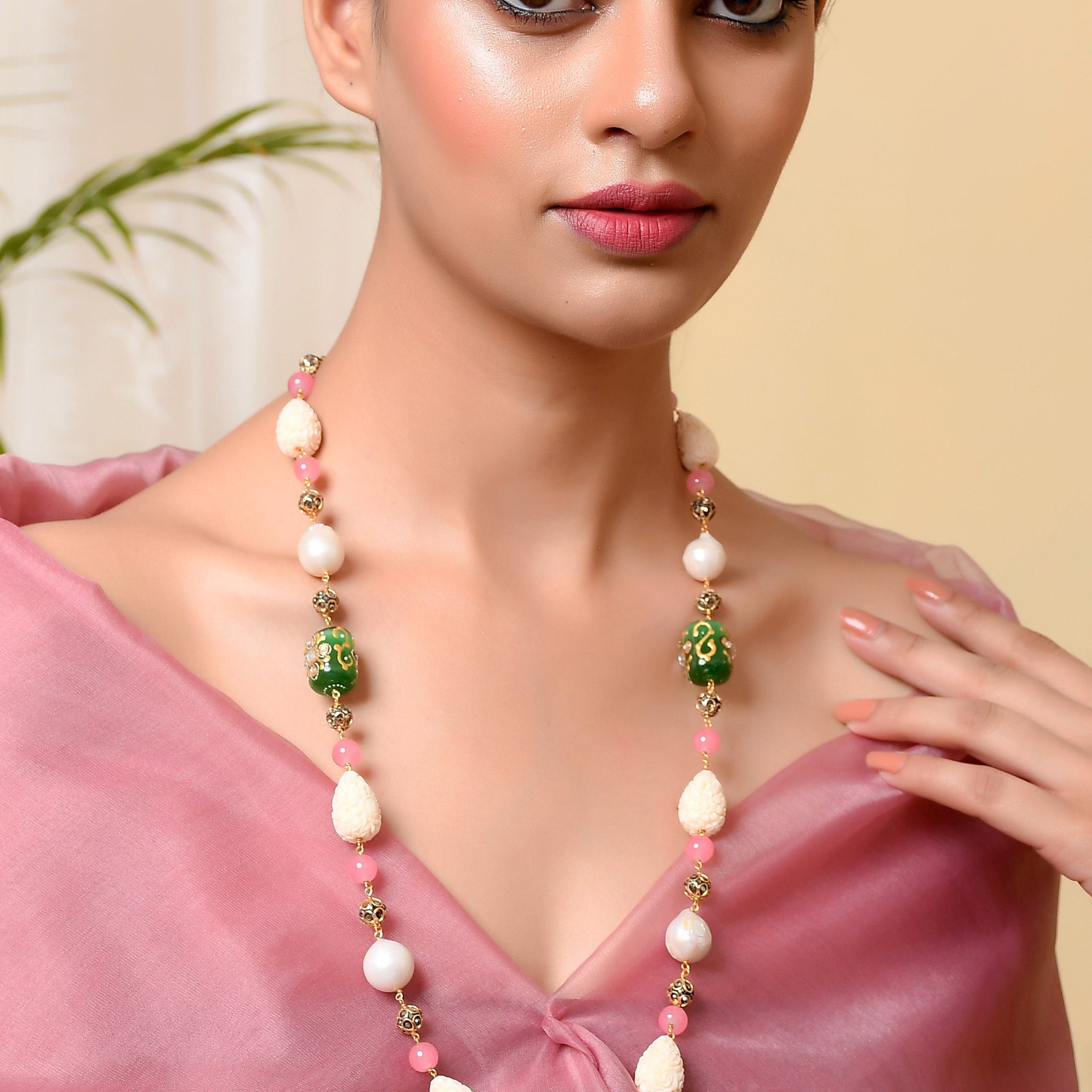 Dastoor Cream-Coloured  Pink Brass Gold-Plated Necklace
