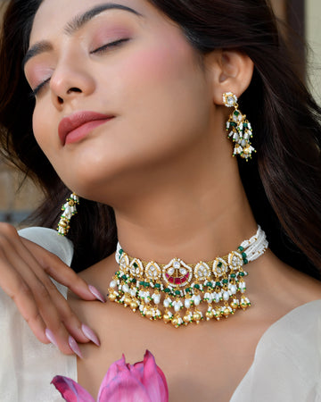 Divine Pachhi Kundan Touch