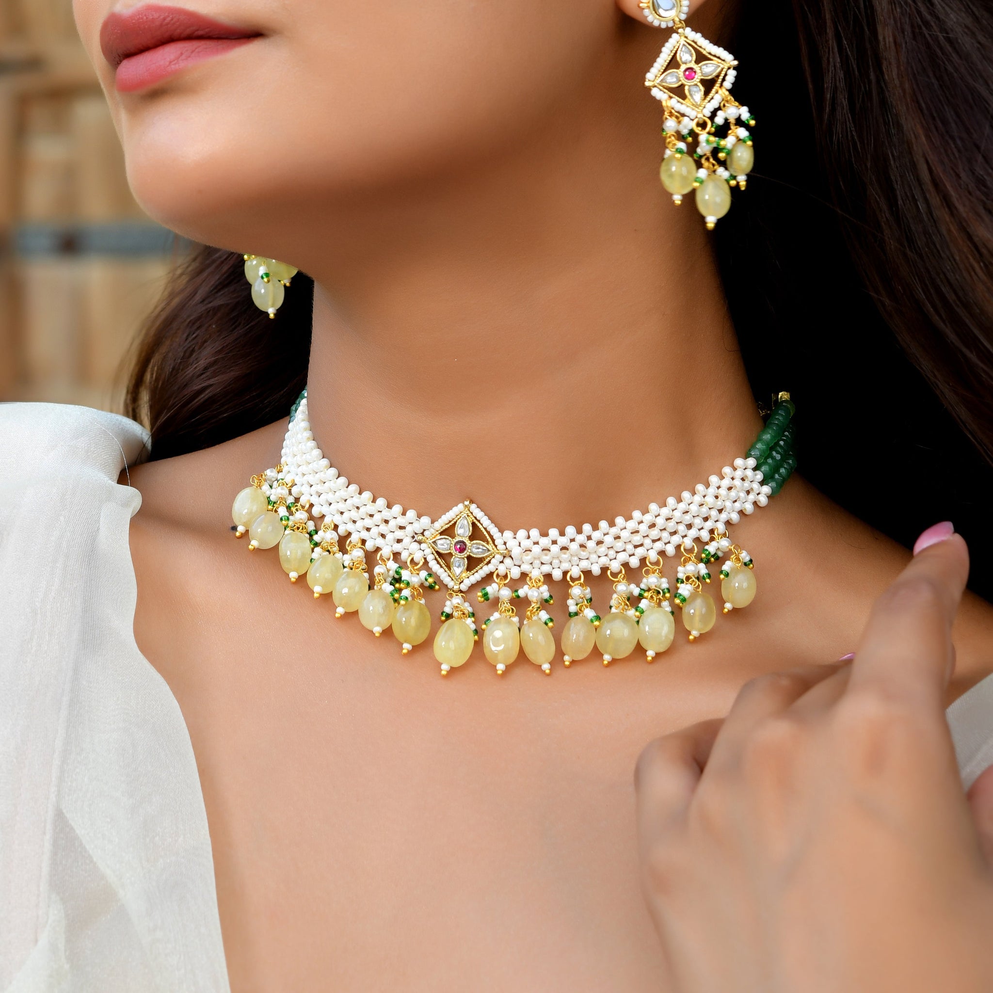 Mystic Pachhi Kundan Aura