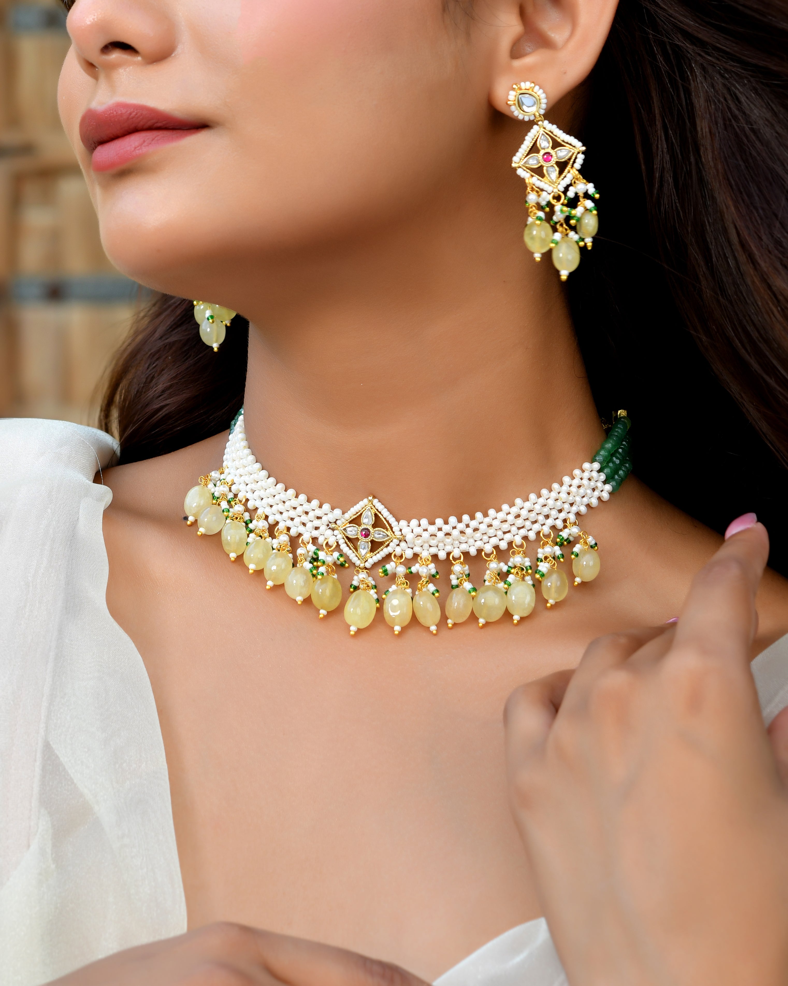 Mystic Pachhi Kundan Aura