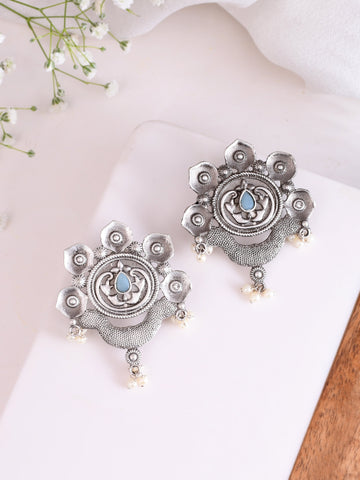 Graceful Gleam Studs