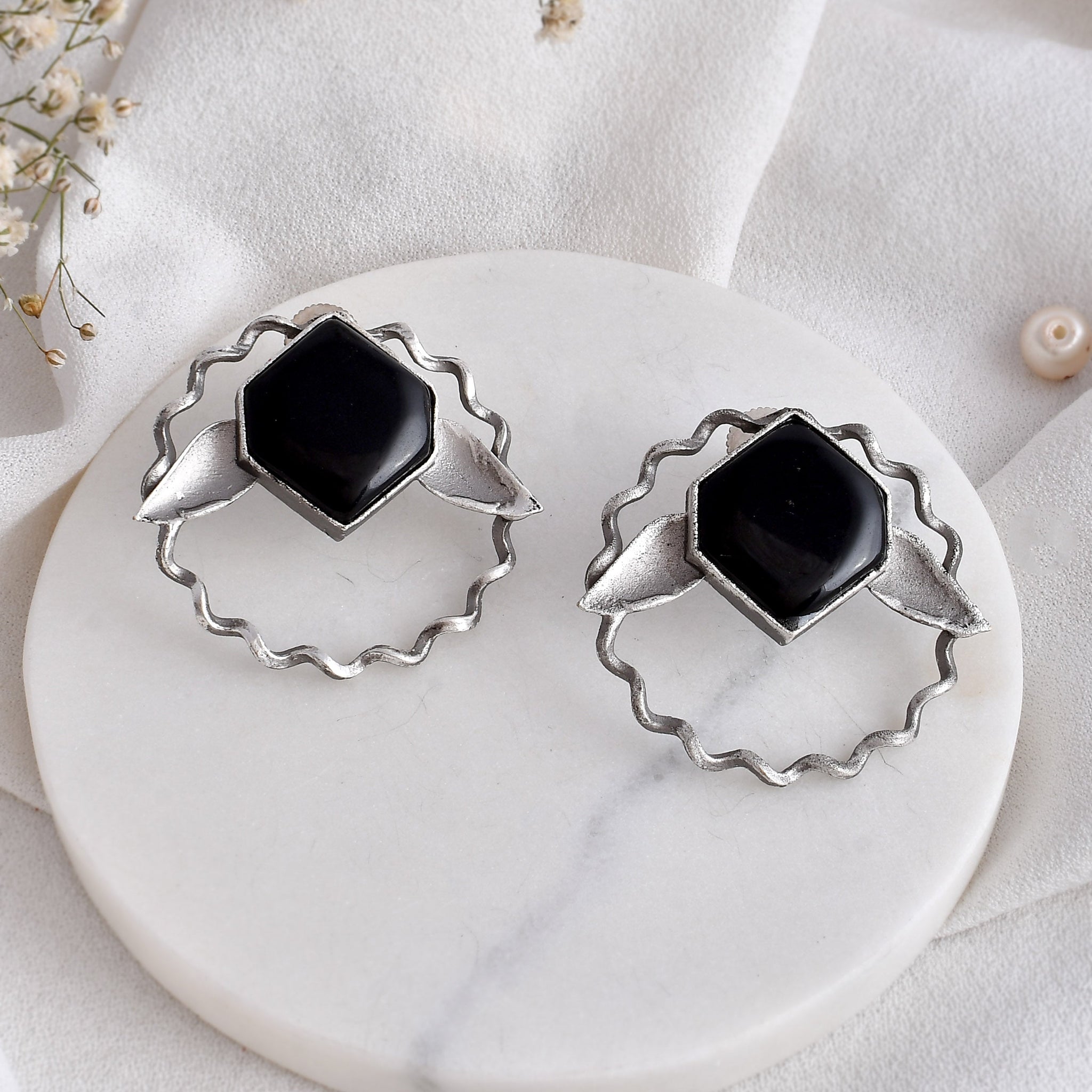 Silver color Rimmed Earring