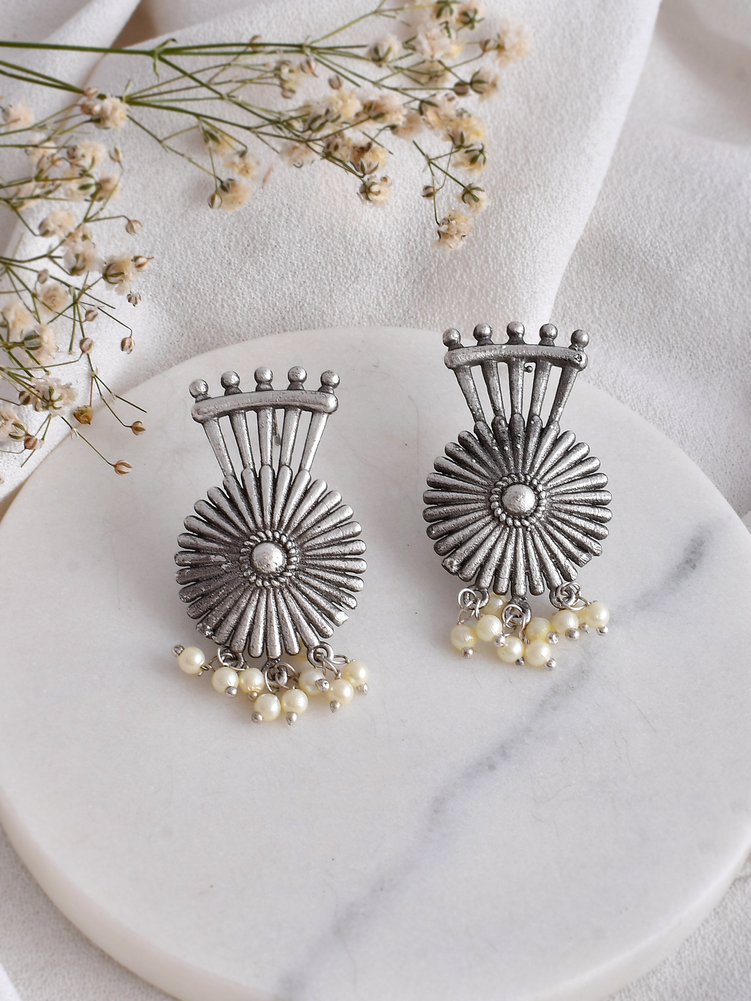 Regal Dangles