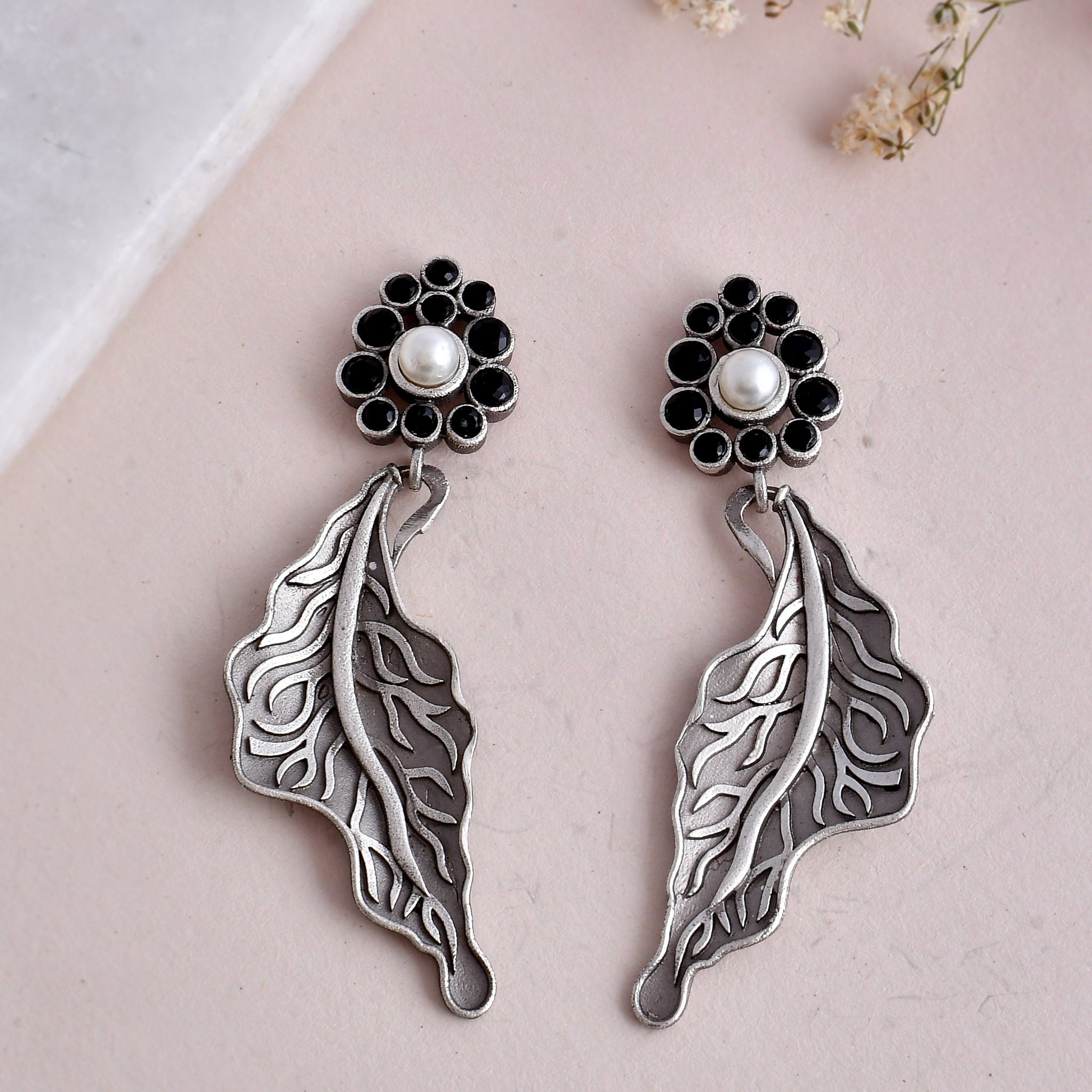Middle Majesty Earring