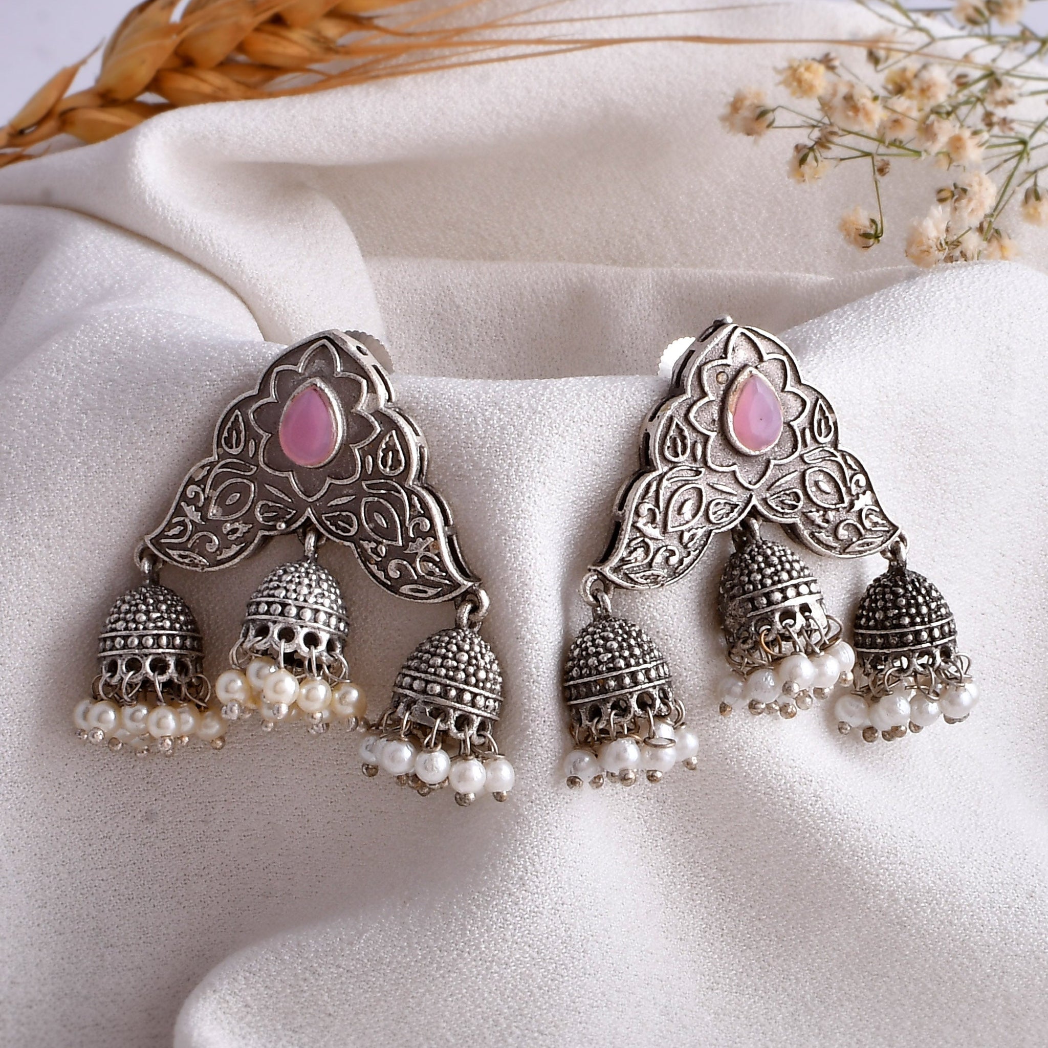 Vintage Vibes Earring