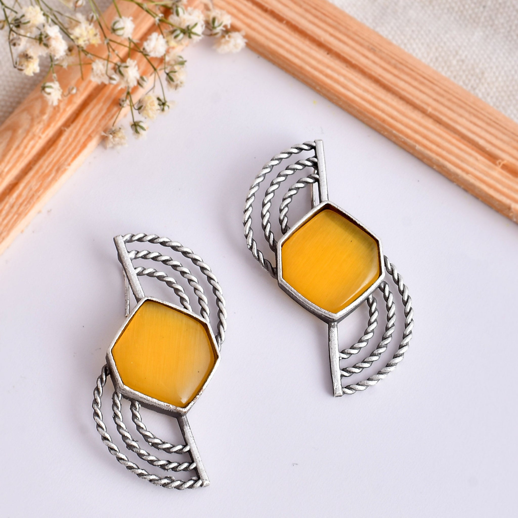 Nomadic Nuance Earring