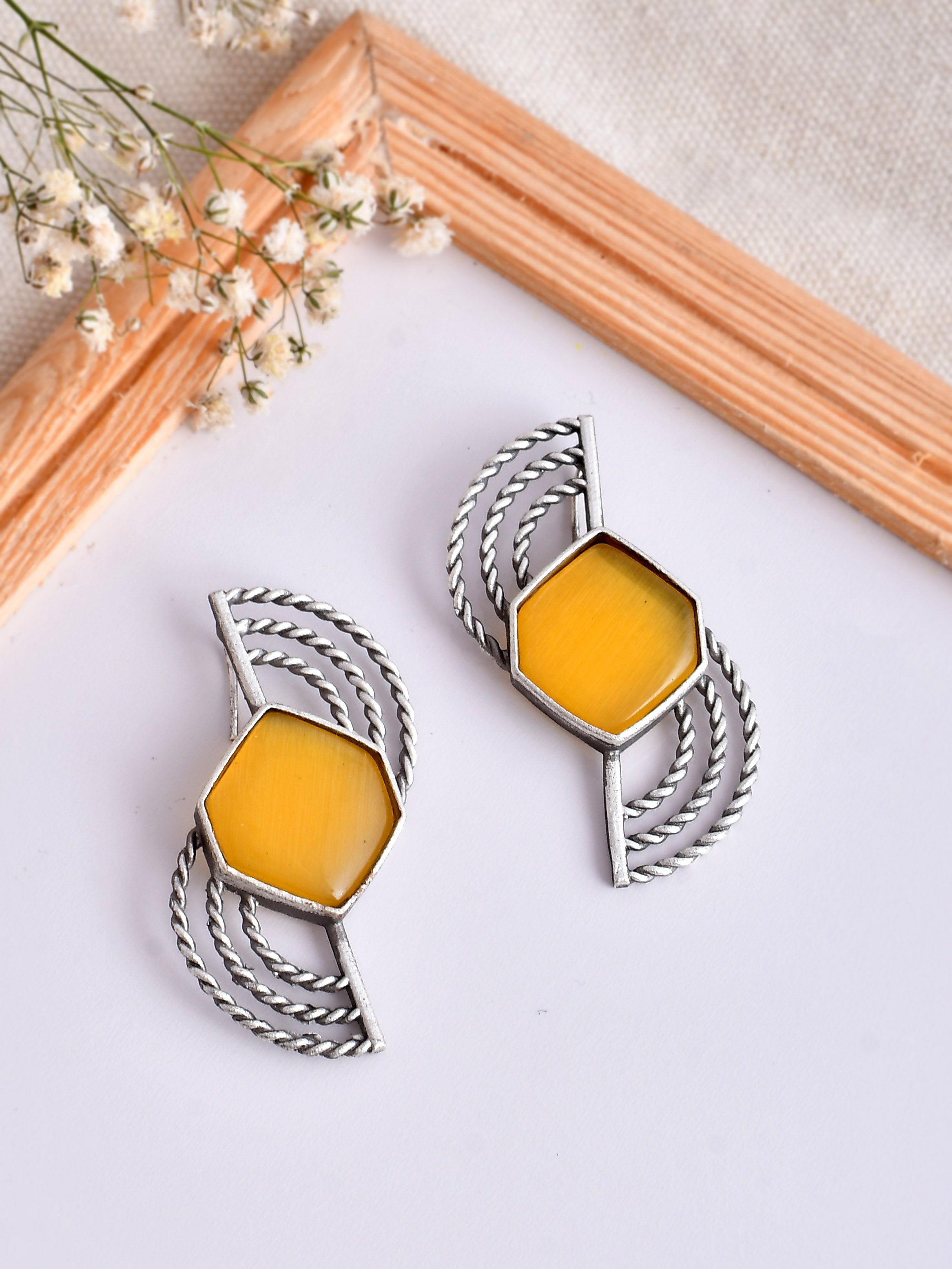 Nomadic Nuance Earring