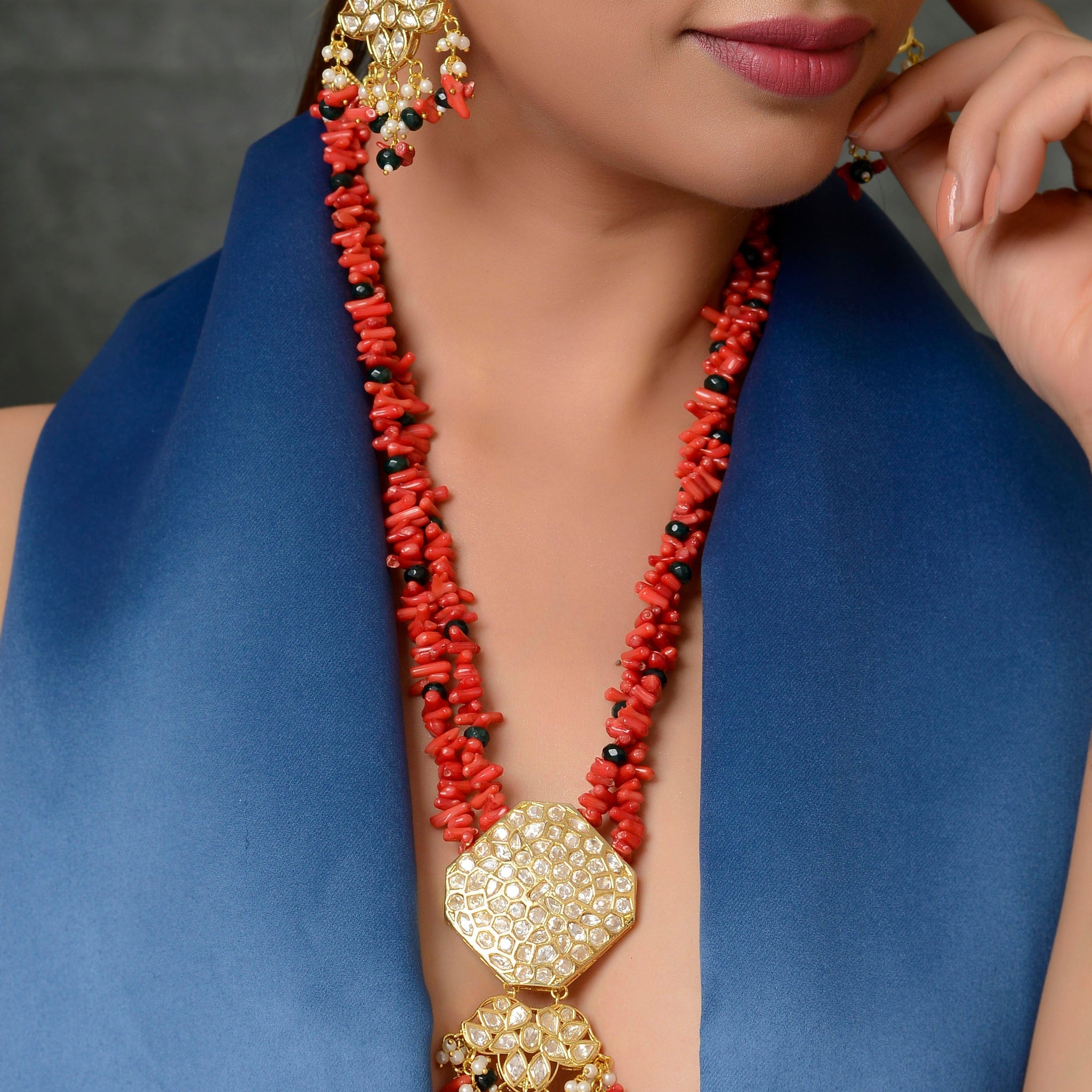 Dastoor Gold-Plated Red  White Kundan-Studded  Beaded Jewellery Set