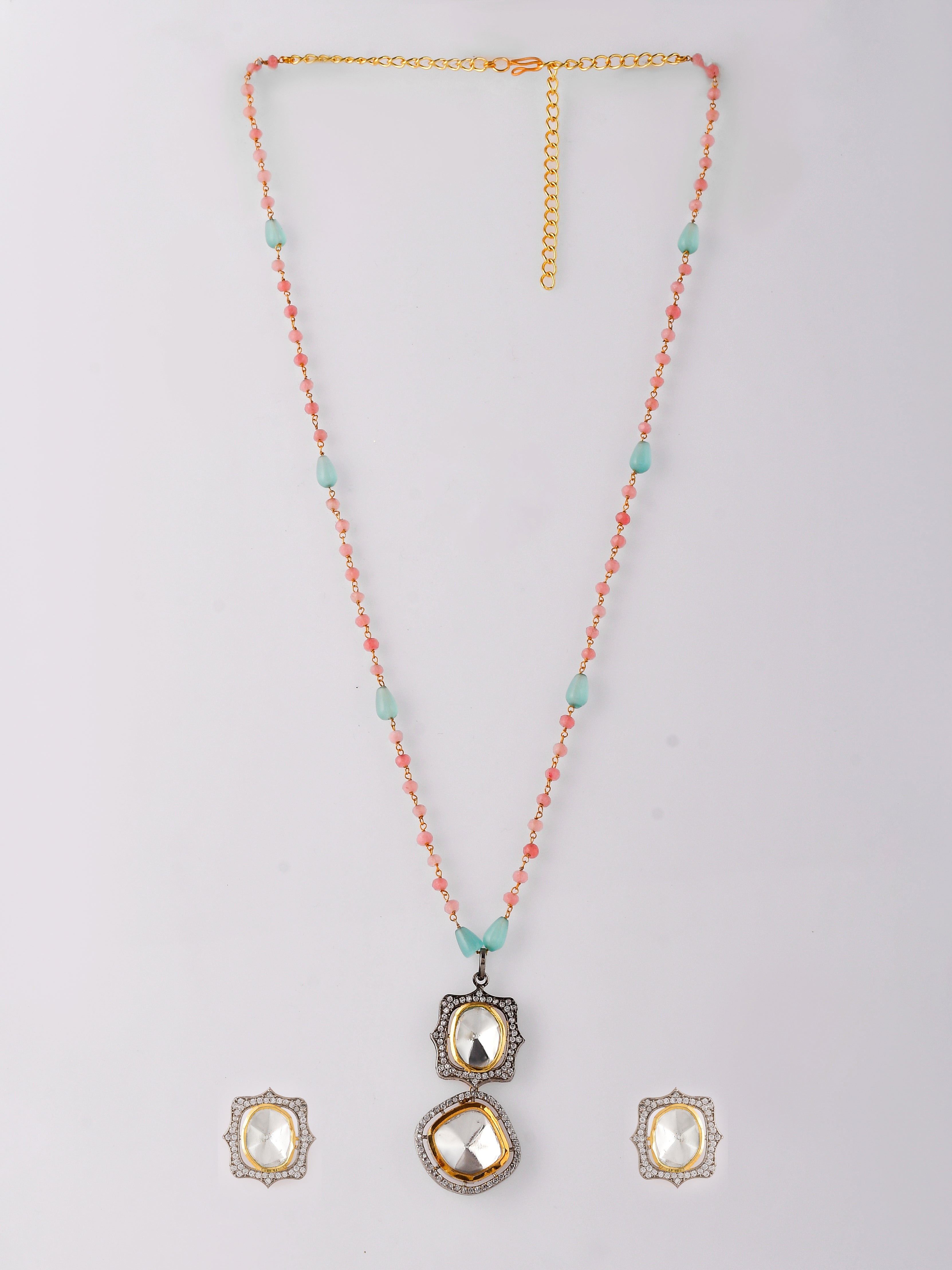 An exquisite Polki set that embodies timeless beauty,