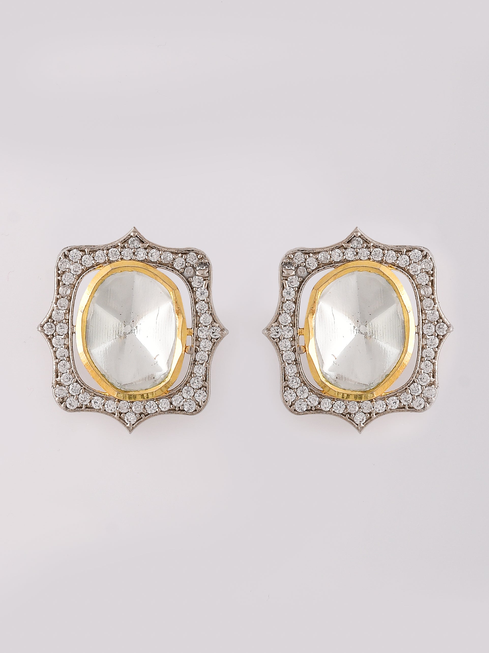 An exquisite Polki set that embodies timeless beauty,