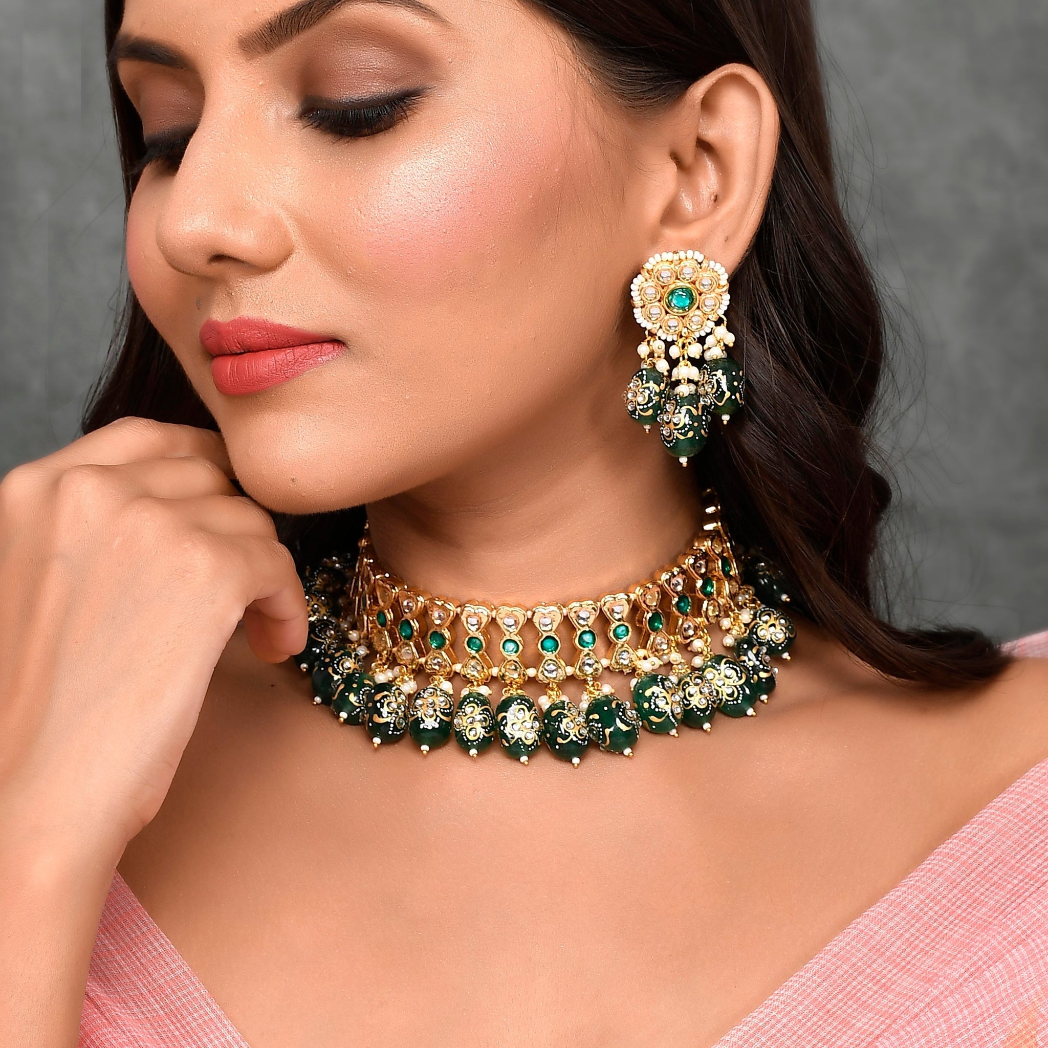 Dastoor Kundan Handpaitning Stone Choker Set