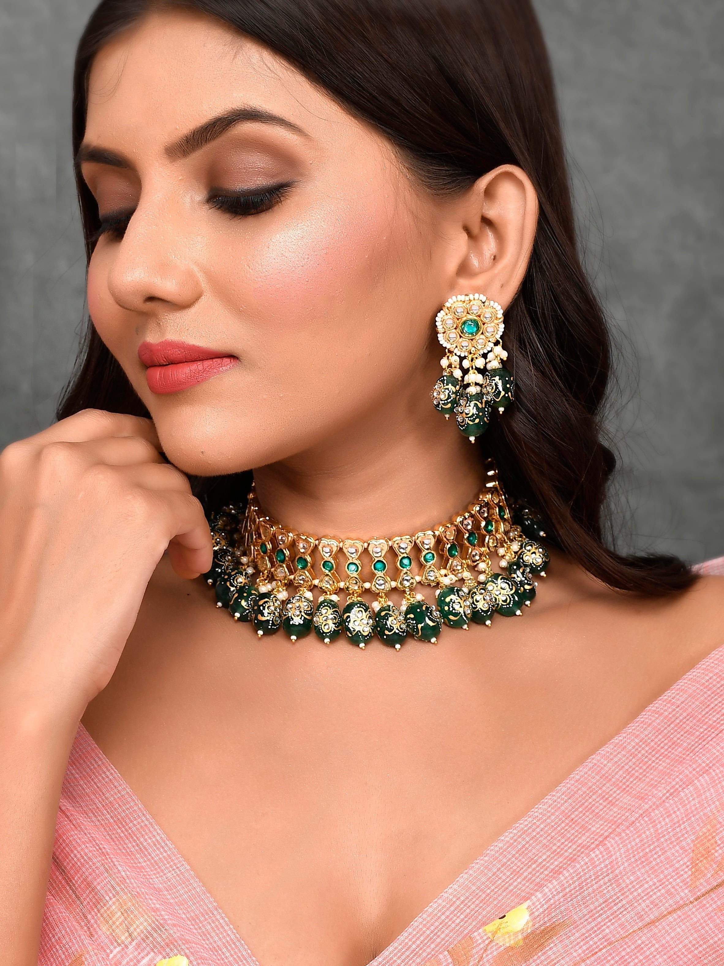 Dastoor Kundan Handpaitning Stone Choker Set