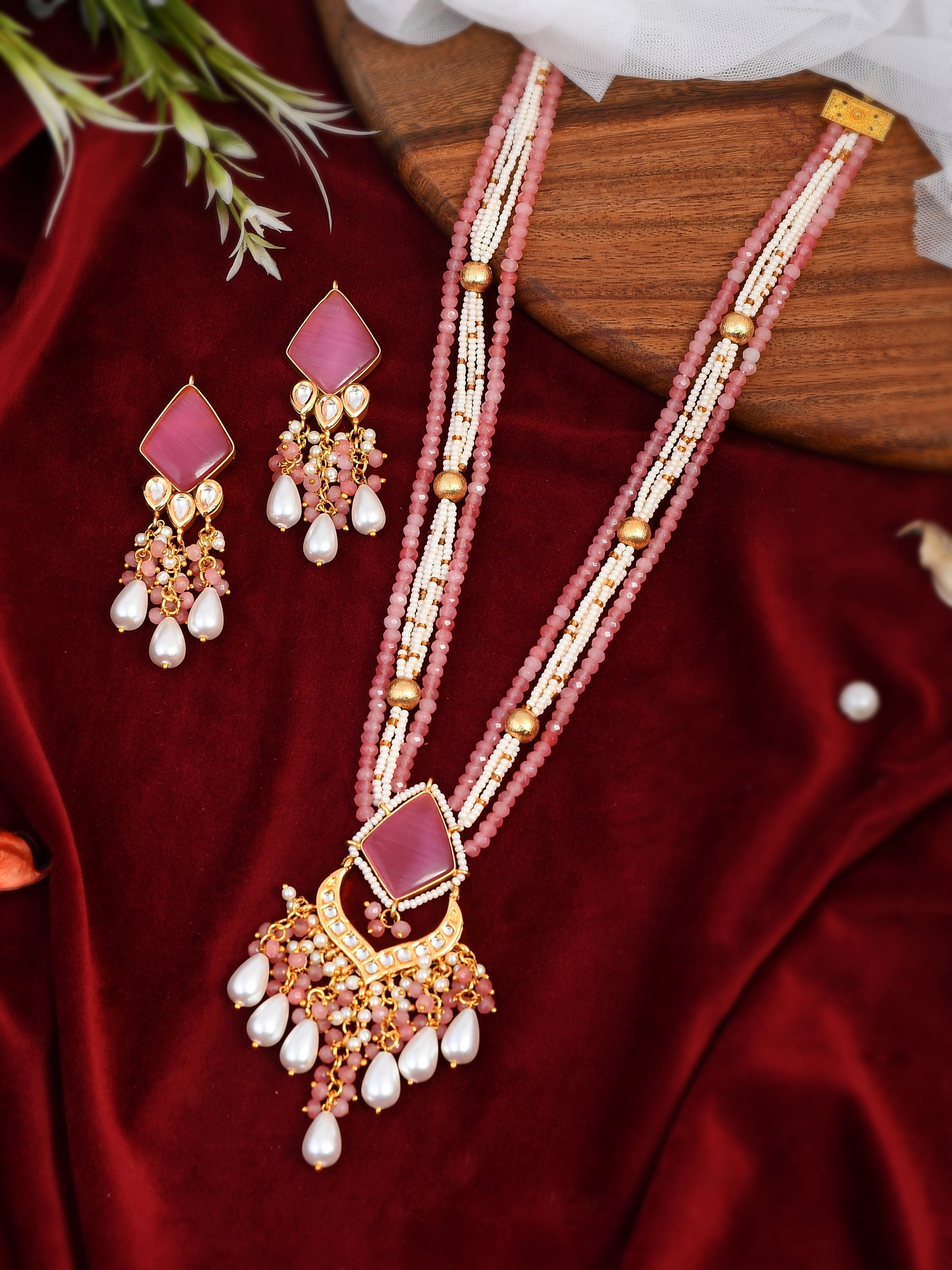 Dastoor Very Elegant Partywear Carvin Stone Necklace Set