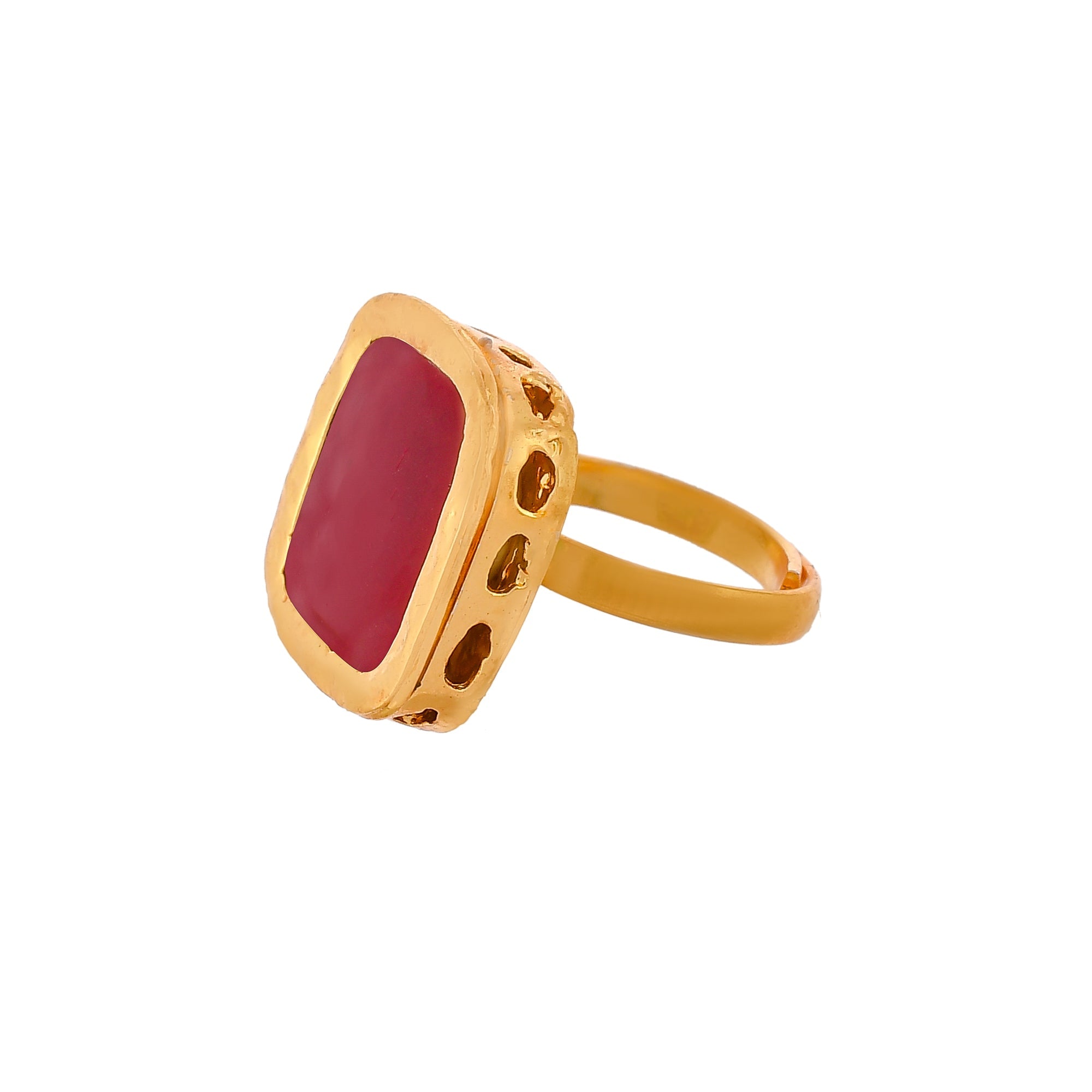 DASTOOR Gold-Plated Red Kundan Studded Finger Ring